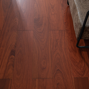 Parquet en bois d'ingénierie en chêne blanc multicouche brossé, conforme RoHS, qualité ABC, 14 mm, à joint mâle et femelle, largeur 300 mm, grade AB, pour chambre à coucher - Product Image 1