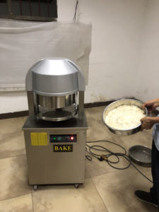 Petit diviseur de pâte électrique avec une plage de division de 30 à 180g et 36 pièces à la fois <span class=keywords><strong>en</strong></span> stock au meilleur prix Facile à utiliser - Product Image 4