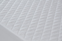 Protecteur de matelas de couette à bas prix couvre-lit à ultrasons couvre-matelas laminé en TPU hypoallergénique étanche à l'eau