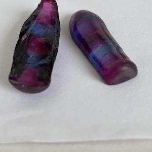 Saphir bicolore non taillé, pierre de corindon synthétique non taillée - Product Image 3