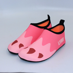 Chaussures de plage en gros à semelle souple pour le printemps et l'été, idéales pour la plongée, le snorkeling, la randonnée aquatique, pour hommes, femmes et adultes, à rayures, séchage rapide - Product Image 6