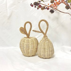 Nursery rattan sonagli giocattolo per bambini vimini mela e pera shaker per neonati bambini piccoli - Product Image 1