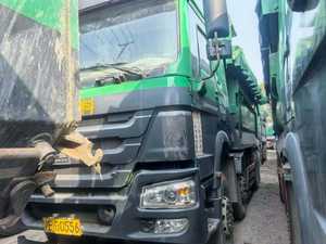 Camión Volquete Usado HOWO 8*4 Precio Económico Excelente Rendimiento Camión Volquete Usado HOWO en Venta - Product Image 2