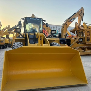 รถตักล้อยาง KOMATSU WA380 รุ่นปี 2020 อุปกรณ์ก่อสร้างงานหนัก รับน้ำหนักได้ 15 ตัน เครื่องยนต์ Cummins เกียร์สีเหลืองด้านหน้า - Product Image 3