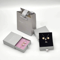 Boîte à bijoux et sac en carton blanc de 2 mm d'épaisseur, personnalisables en différentes tailles, avec logo imprimé, pour emballage de bagues.