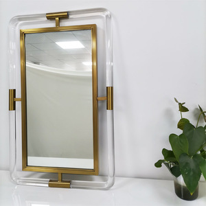 กระจกติดผนังที่ทันสมัยพร้อมกระจกคริลิค Lucite พร้อมกรอบกระจกห้องน้ำสีทอง - Product Image 3