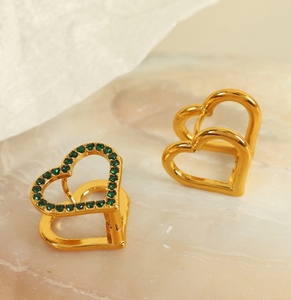 Vente en gros <span class=keywords><strong>Hert</strong></span> Star Boucles d'oreilles créoles Huggies en acier inoxydable plaqué or PVD 18 carats, colorées, en forme d'étoile et de cœur - Product Image 5