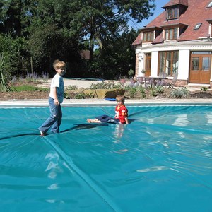 PVC-Material schützt Kinder Schwimmbad abdeckung Einziehbare Schwimmbad <span class=keywords><strong>netz</strong></span> abdeckung Automatische Pool abdeckungen - Product Image 4