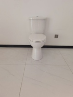 Ensemble WC moderne à double chasse siphonique, toilettes en céramique allongées deux pièces avec abattant à fermeture douce