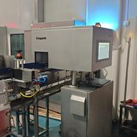 Sistema de inspección de cámaras industriales 4 CCD Tapa de botella PET de vidrio completo \ Nivel de llenado \ código \ logo Inspector \ detector \ máquina clasificadora