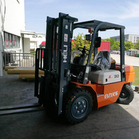 Chariot élévateur diesel CPCD30 avec plusieurs options de mât et déplaceur latéral en option, adapté à différentes exigences de hauteur de chargement