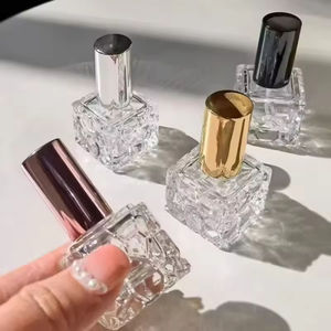 Flacon de parfum en verre réutilisable de 30 ml, design unique avec pulvérisateur à pompe, impression sur la surface - Product Image 3