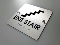 Plaque décorative 3D en acrylique de haute qualité, signalétique métallique pour hôtels, signalétique Braille ADA pour voitures, entreprises, bureaux, magasins, centres commerciaux, parcs, prise DC