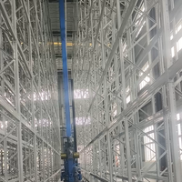 Système de rayonnage industriel conçu pour une disposition à haute densité