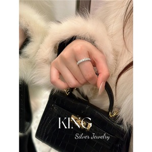 Anillo de Plata para Mujer con Diamantes Engastados, Joyería de Boda, Forma Geométrica Redonda - Product Image 3