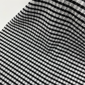 Tela <span class=keywords><strong>de</strong></span> Punto Elástica a <span class=keywords><strong>Cuadros</strong></span> Blancos y Negros, Crepé <span class=keywords><strong>de</strong></span> Poliéster y Elastano para Vestidos y Blusas <span class=keywords><strong>de</strong></span> Moda Rápida - Product Image 2