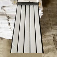 Sonsill Fácil de instalar Venta al por mayor Techo de PVC Grano de madera Patrón desgastado Panel de techo de revestimiento de PVC compuesto de plástico