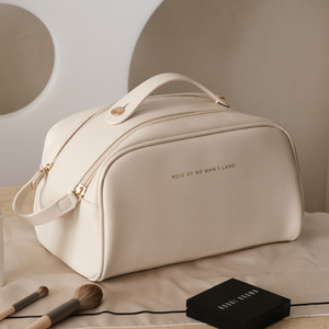 Bolsa de maquillaje Rose Of No Mans Land, estuche portátil de almacenamiento de cosméticos de viaje de PU - Product Image 1
