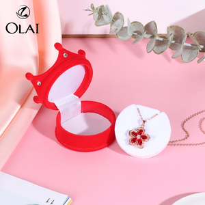 Bán Buôn Màu Đỏ Đáng Yêu Vương Miện Vòng Bông Tai Mặt Dây Chuyền Hộp Đổ Xô Nhung Nhựa Trang Sức Set Hộp - Product Image 2