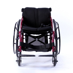 Fauteuil roulant sport actif de haute qualité Fauteuil roulant manuel léger <span class=keywords><strong>en</strong></span> <span class=keywords><strong>aluminium</strong></span> de 24 pouces - Product Image 2