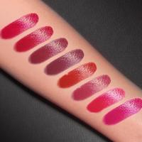 Rouge à lèvres mat hydratant longue tenue vegan rouge avec logo personnalisé et motif sculpté de luxe, service OEM/ODM