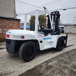 Chariot élévateur diesel TCM 8T d'occasion, chariot élévateur robuste avec garantie d'un an, terrain accidenté FD80, vente au détail - Product Image 4