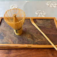 Ensemble de fouets à matcha en gros avec logo personnalisé, fouet en bambou foncé de qualité cérémonielle japonaise et cuillères en bambou