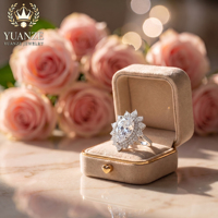 Une bague en argent S925 sertie d'un moissanite de 5 carats, une bague tendance et polyvalente pour femme, idéale pour toutes les occasions.