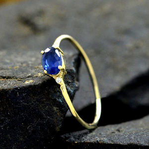 Anillo de aniversario de boda apilable de oro amarillo de 14 quilates hecho a mano, Diamante de zafiro azul ovalado de estilo bonito para fiestas, Idea de regalo de Pascua - Product Image 4