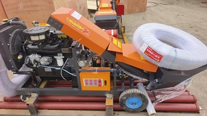 Pompe à béton diesel 4 cylindres 50 CV à structure secondaire inclinée, convoyeur à béton pour petits granulats avec tuyaux offerts - Product Image 3