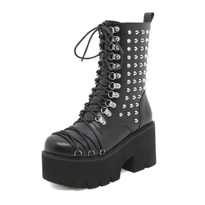 Bottines à talon compensé en cuir verni noir personnalisées avec logo CHENO pour femmes - Product Image 4