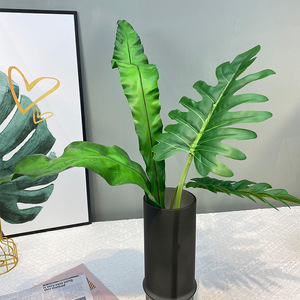 Ramo Lungo di Foglie Tropicali Artificiali Monstera Foglie di Palma Verdi per Decorazione Casa - Product Image 2