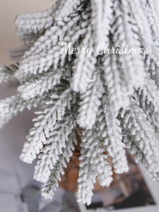 Mini décorations de Noël en cèdre floqué PE pour bureau, ambiance hivernale - Product Image 5
