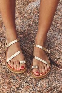 2024 été bout ouvert femmes plage sandales plates décontracté une ceinture dames pantoufles avec fond épais conception anti-glissante - Product Image 2