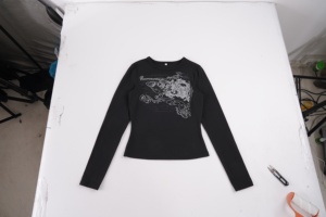 เสื้อยืดวินเทจพิมพ์ลายพังก์ แขนยาว คอกลม สีเข้ม สไตล์ Y2K สาวฮอต ลำลอง ใส่ได้หลายโอกาส - Product Image 6