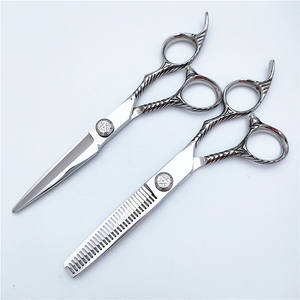 กรรไกรตัดผม Cx20 สแตนเลสสตีล ขนาดปากกรรไกร 62 มม. อุปกรณ์ตัดผมมืออาชีพสำหรับช่างตัดผม - Product Image 2