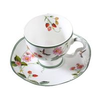 Strawberry Garden Simple Bone China Ensemble de tasses à café à deux tasses Moderne pour la fête Tasse en céramique faite à la main pour le café Cadeau pratique Original