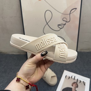 <span class=keywords><strong>รองเท้า</strong></span><span class=keywords><strong>ผู้หญิง</strong></span> <span class=keywords><strong>Melissa</strong></span> คุณภาพสูง แบบสายไขว้ พื้นหนา สำหรับใส่กลางแจ้ง - Product Image 5