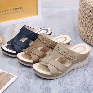 Sandales pour femmes à bout ouvert personnalisées en gros 2026, nouvelles sandales confortables décontractées à talon compensé pour l'extérieur, sandales de plage pour femmes - Product Image 1