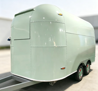 Camion de restauration mobile de style rétro à double essieu tandem, construction en acier inoxydable, équipement de cuisine personnalisable