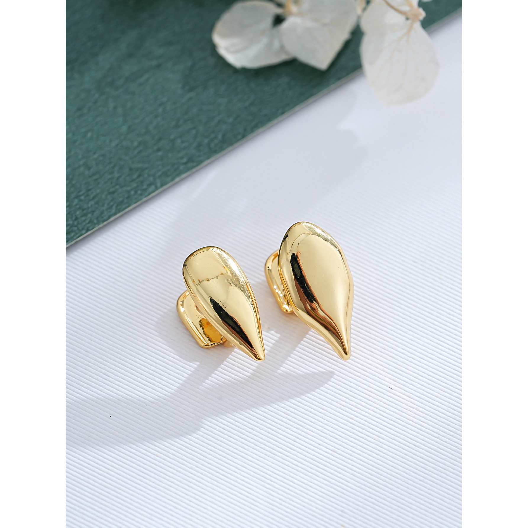 Gold (combination pack) style twelve