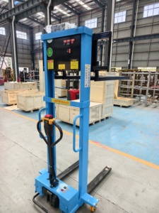 Transpaleta Manual de 500-1000 kg con Mástil de Dos Etapas, Neumáticos Sólidos y Horquillas de 1500 mm para Uso en Interiores en Plantas de Manufactura - Product Image 6