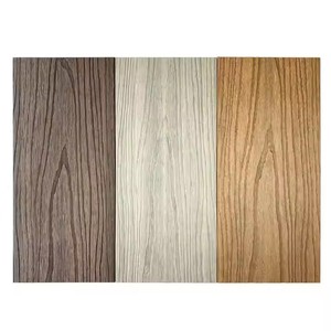 Plancher de terrasse en bois-plastique composite WPC moderne, imperméable, imitation teck, revêtement de terrasse WPC - Product Image 1