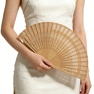 Abanico Plegable Tallado de Alta Calidad, Abanico de Seda de Ocho Pulgadas Personalizado para Regalo de Boda - Product Image 3