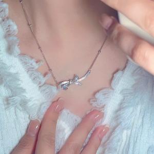 Collar de Plata de Ley S925 con Diseño de Gota de Agua Azul Cielo para Mujer, Diseño de Nicho de Alta Gama, Collar con Cuentas de Diamantes de Alto Contenido de Carbono, Mar Poco Profundo - Product Image 1