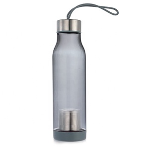 Botella <span class=keywords><strong>de</strong></span> <span class=keywords><strong>plástico</strong></span> para beber agua modelo Simple del fabricante <span class=keywords><strong>con</strong></span> Infusor <span class=keywords><strong>de</strong></span> té Vasos para el hogar <span class=keywords><strong>de</strong></span> acero inoxidable - Product Image 1