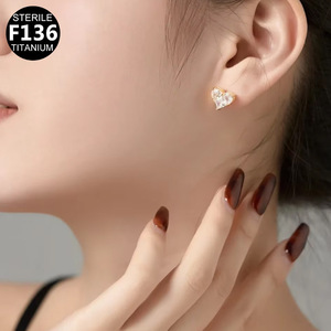 Boucles d'oreilles en titane F136, forme cœur, serties de zircon, pour piercing d'oreille, usage quotidien - Product Image 3
