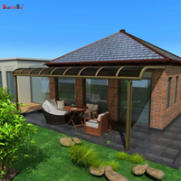 Abri de jardin moderne au design simple, toit métallique, panneaux en polycarbonate, structure en aluminium noir, abri de patio incurvé, abri de voiture, garage