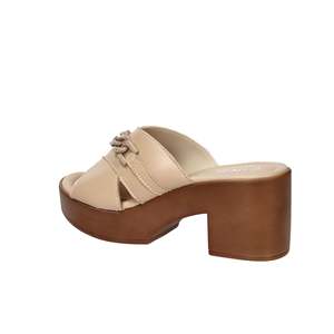 Sandali con Tacco Cinzia Soft Donna, Mules Beige con Plateau e Dettaglio Catena - Product Image 2