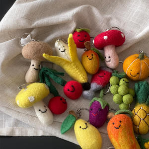 Porte-clés en feutre faits main, fruits et légumes, breloques mignonnes en feutre de <span class=keywords><strong>laine</strong></span> pour sacs, cadeau amusant pour elle, enfants, professeurs, amis, porte-clés écologique - Product Image 5